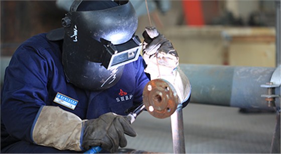 航天(tian)泵閥工(gong)作人員(yuan) 航天泵(beng)閥工作(zuo)人員