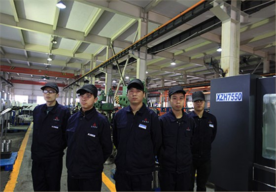 車間生産作業(ye)人員合照-航天(tian)泵閥