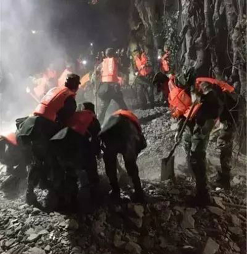 航天(tian)泵閥祈福九寨溝(gōu) (5) 航天泵閥祈福九(jiu)寨溝 (5)